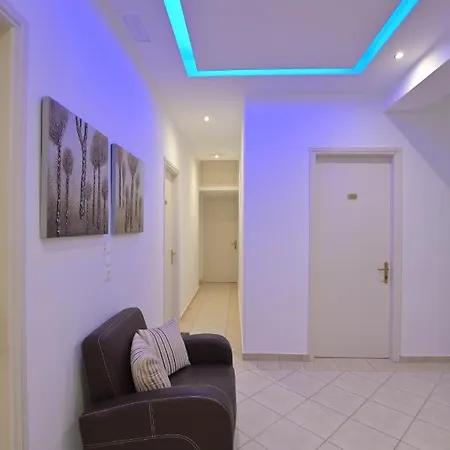 Zeus فندق